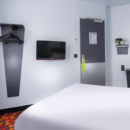 Libertel Canal Saint Martin מלון 3*