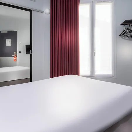Hotel Libertel Canal Saint Martin 3*