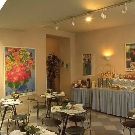Hotel Libertel Canal Saint Martin Parijs