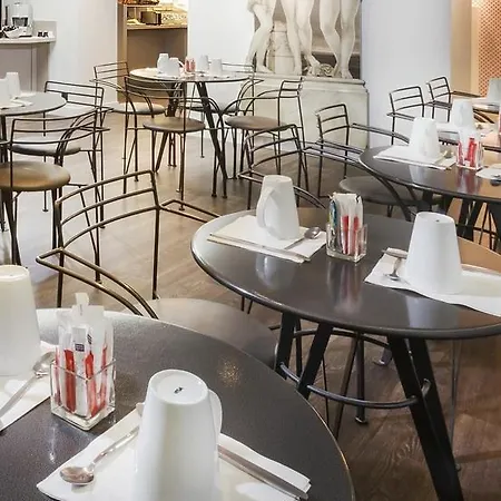 Hotel Libertel Canal Saint Martin 3*
