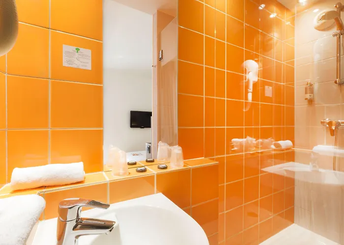 Libertel Canal Saint Martin