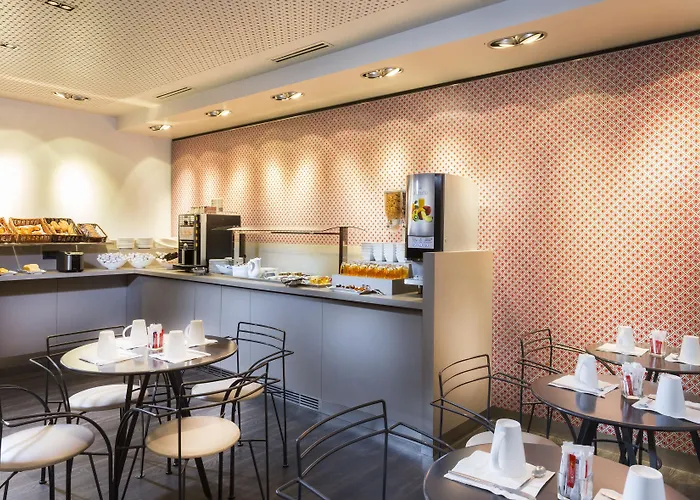 Hotel Libertel Canal Saint Martin 3*