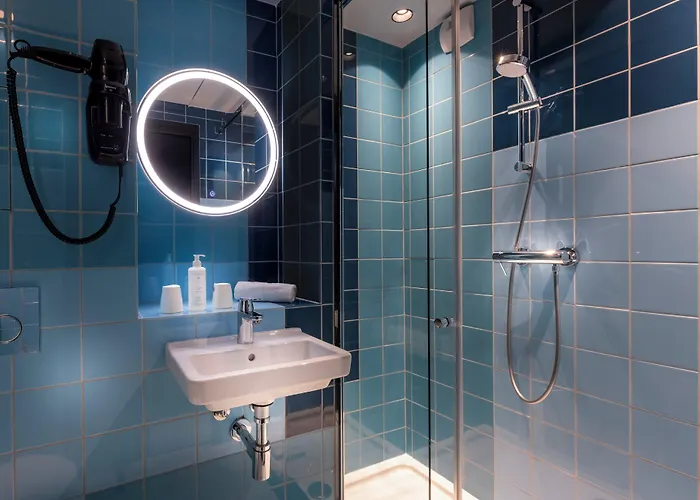 Hotel Libertel Canal Saint Martin 3*