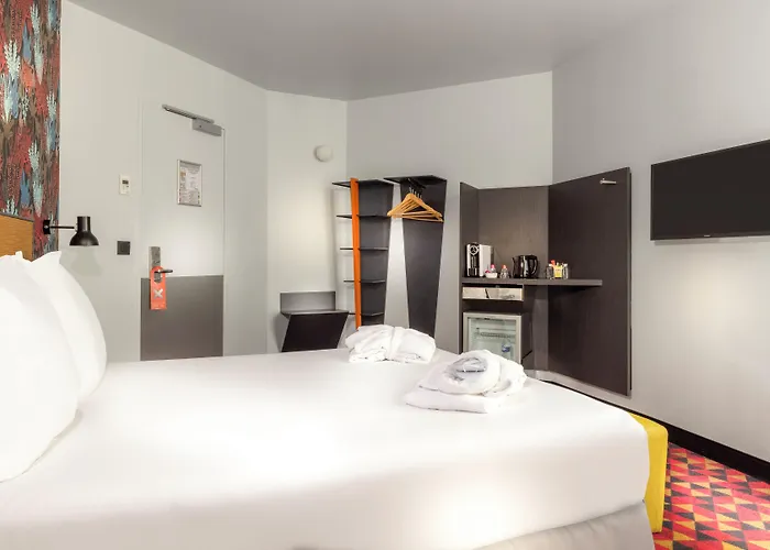 Libertel Canal Saint Martin