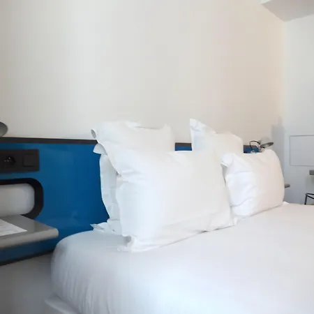 Hotell Libertel Canal Saint Martin 3*